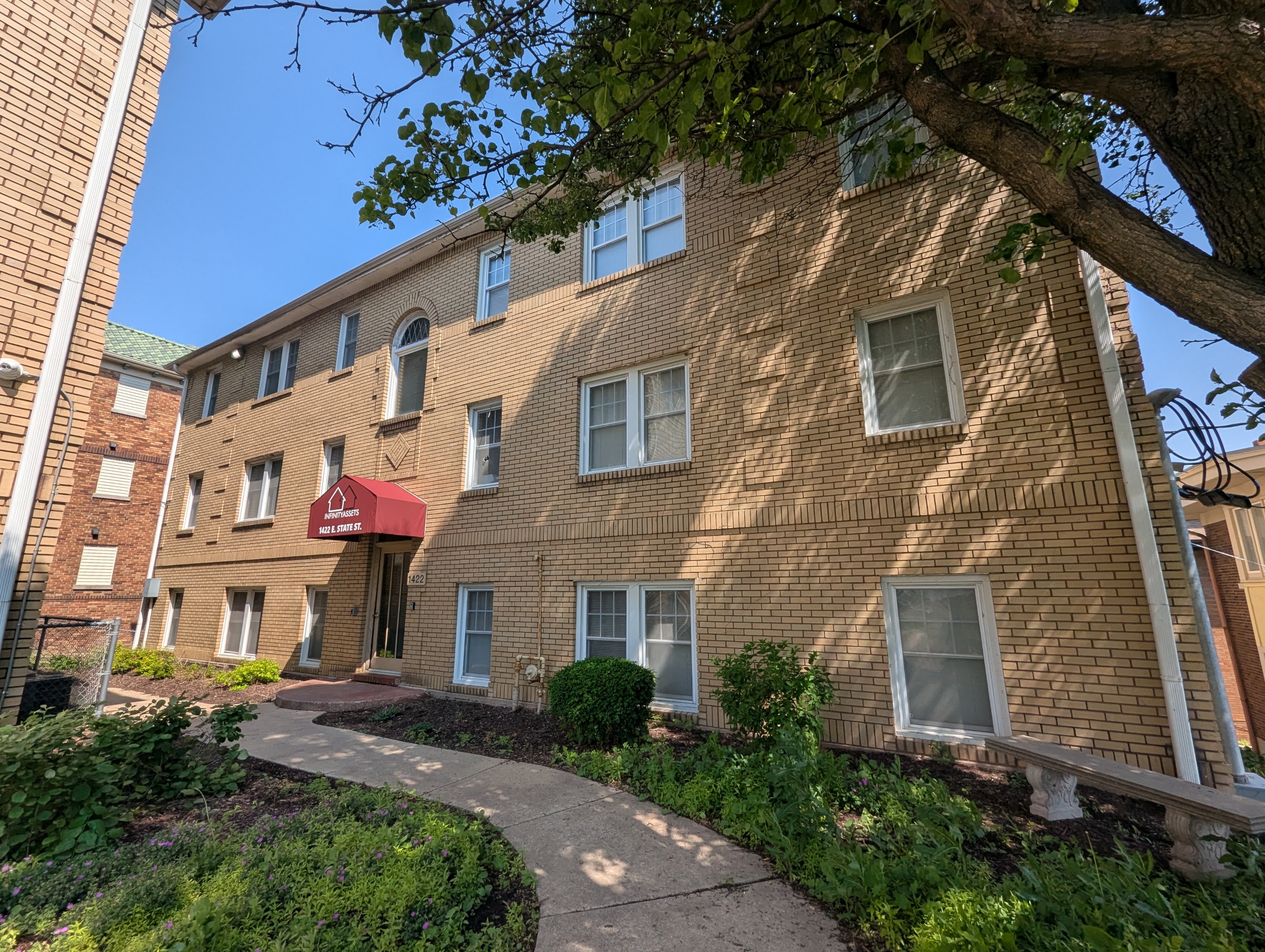 Property main image