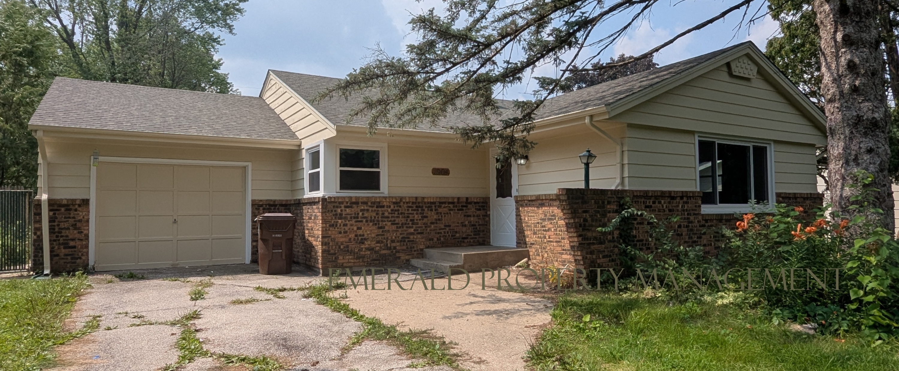 1904 Wisteria Road
