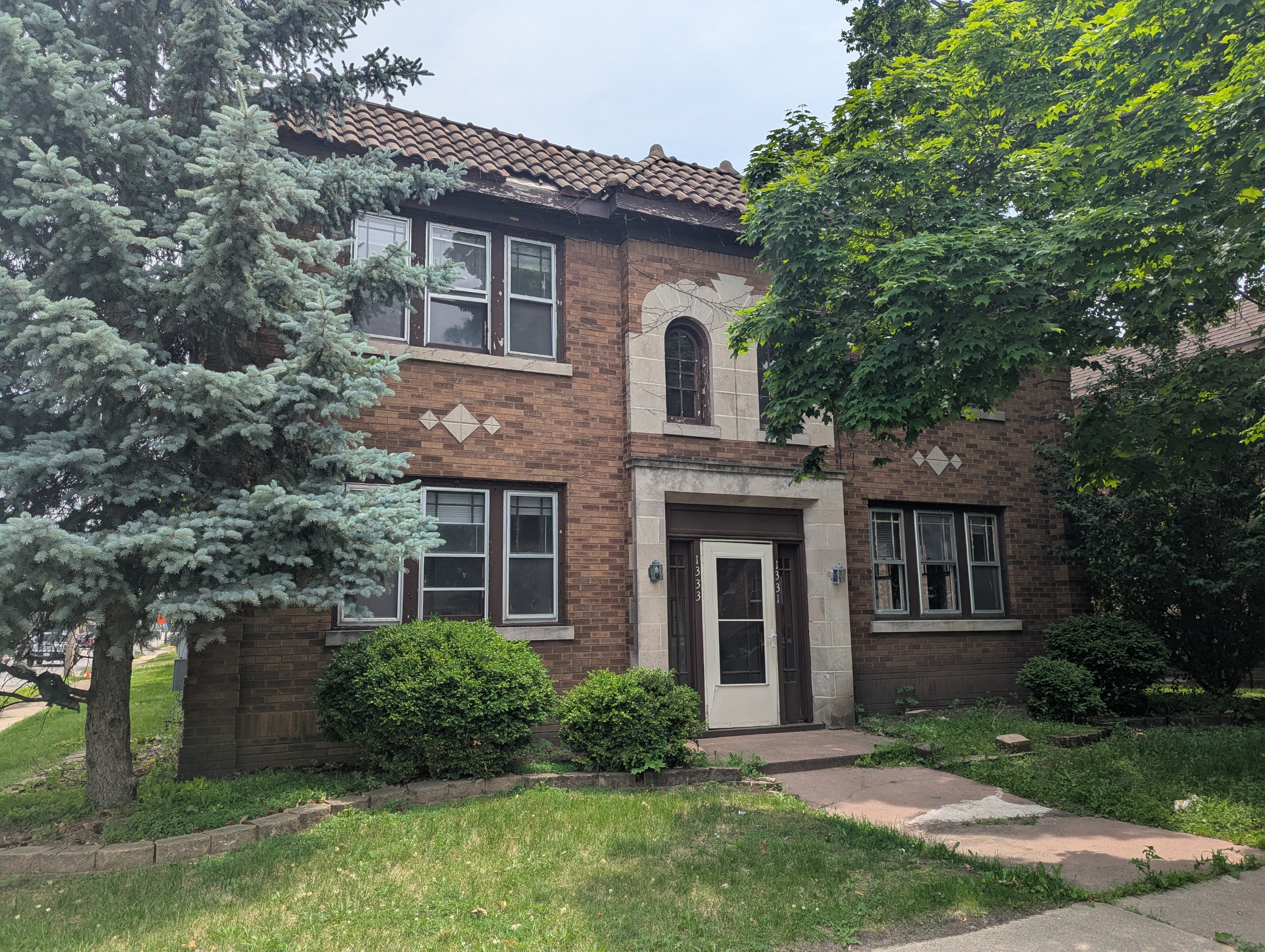 1331 Evelyn Street - 3