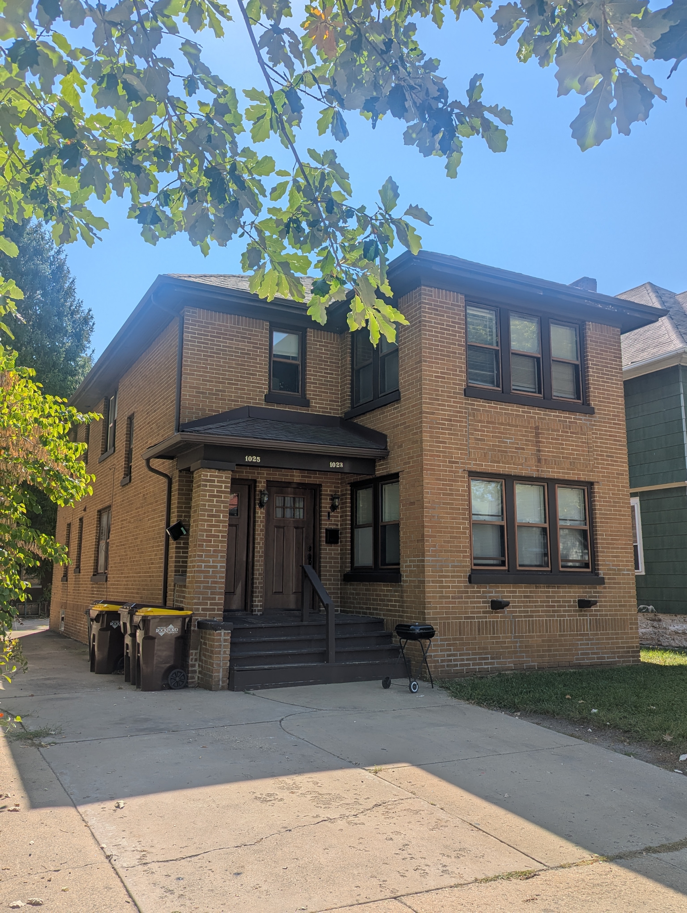 1025 North Court Street