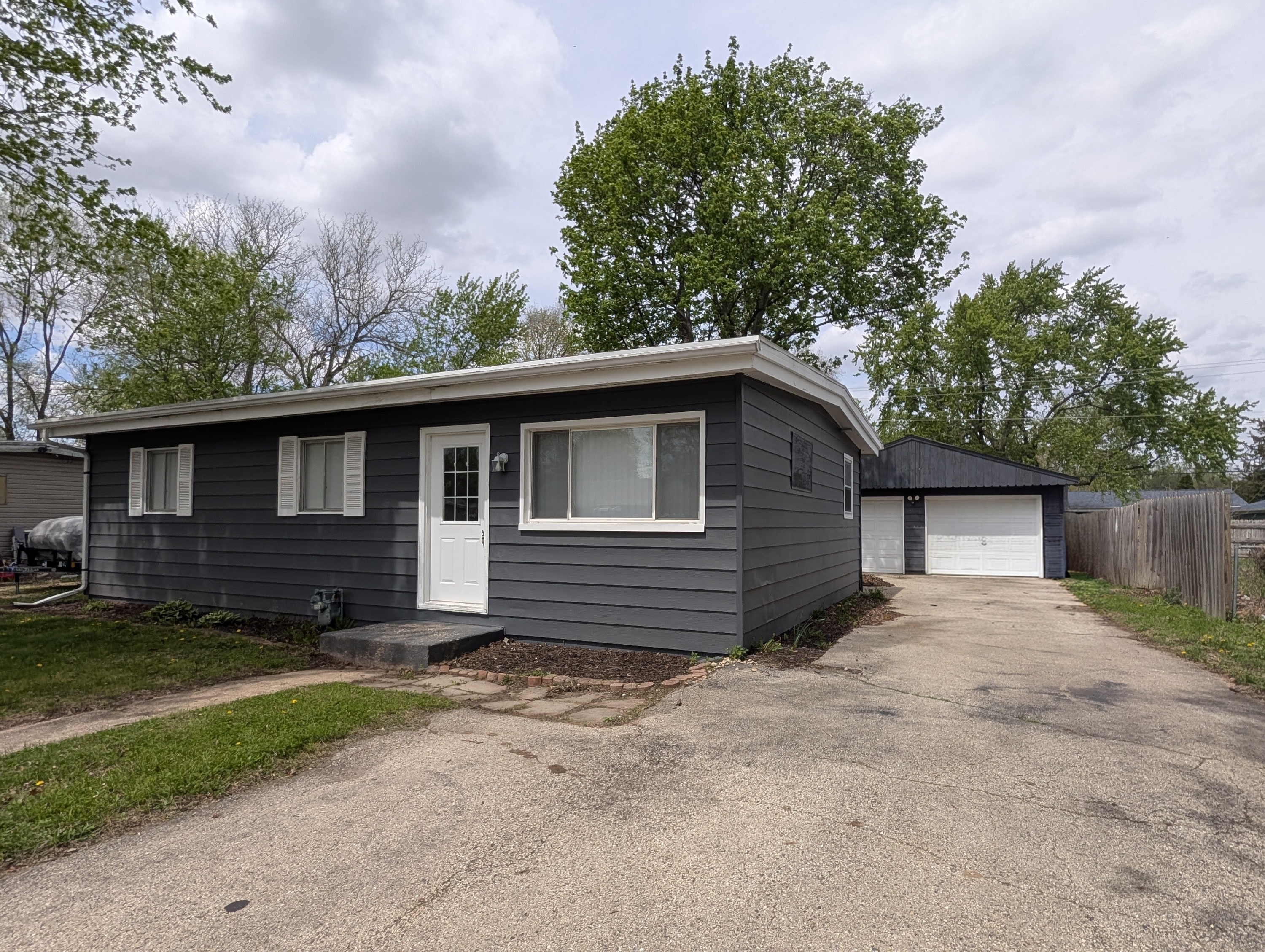 1212 Kingsley Drive